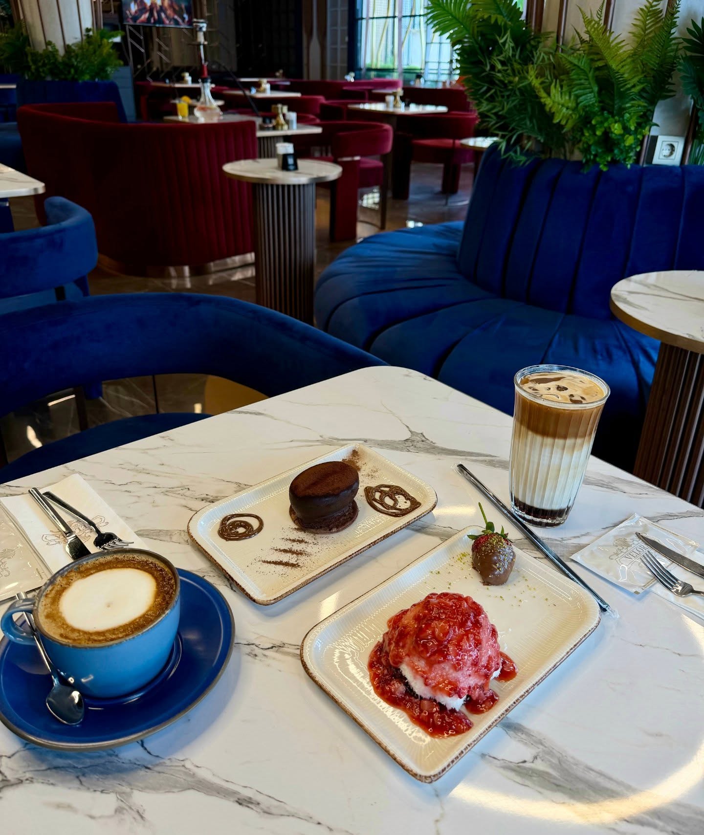 Kahve yanına en çok yakışan tatlılar ve VeloRa Lounge sunumu
