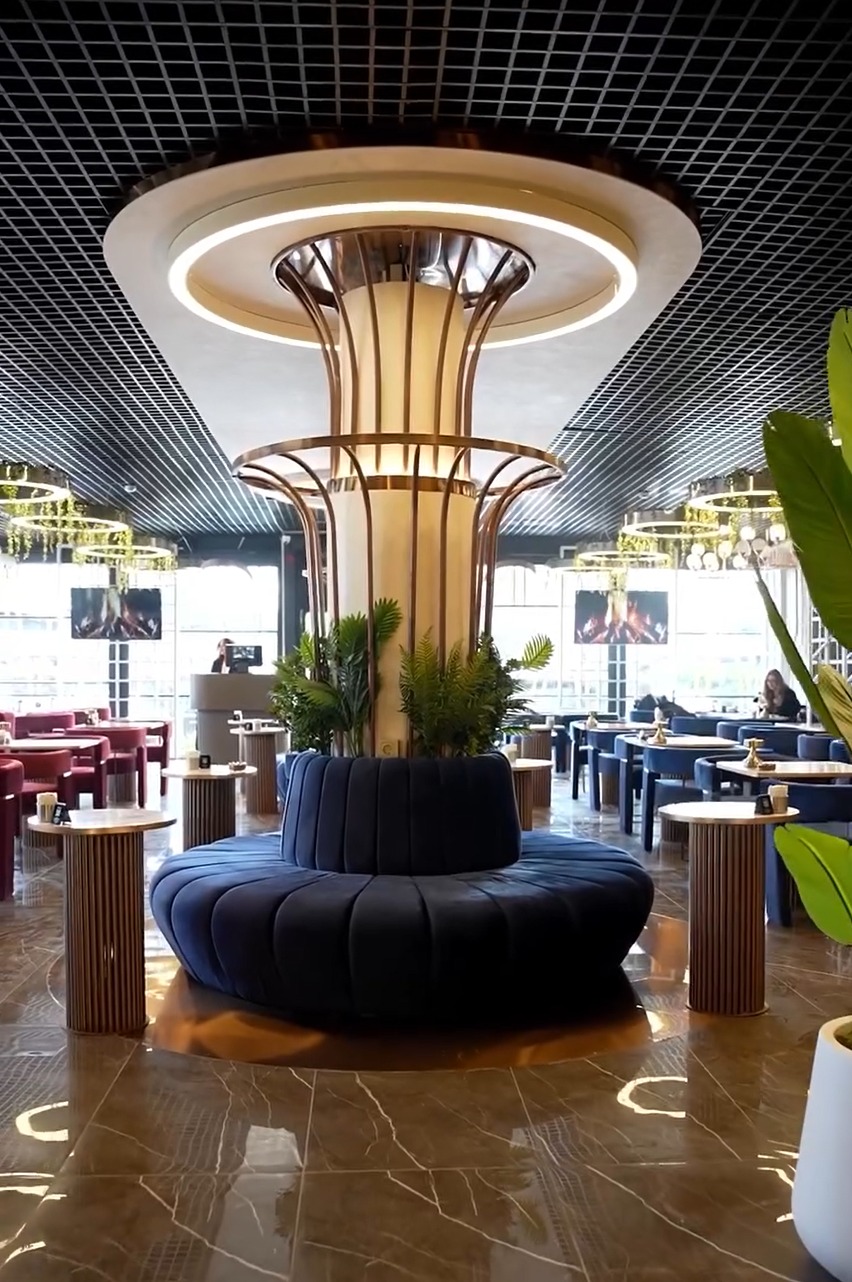 Premium cafe deneyimi için VeloRa Lounge oturma alanı